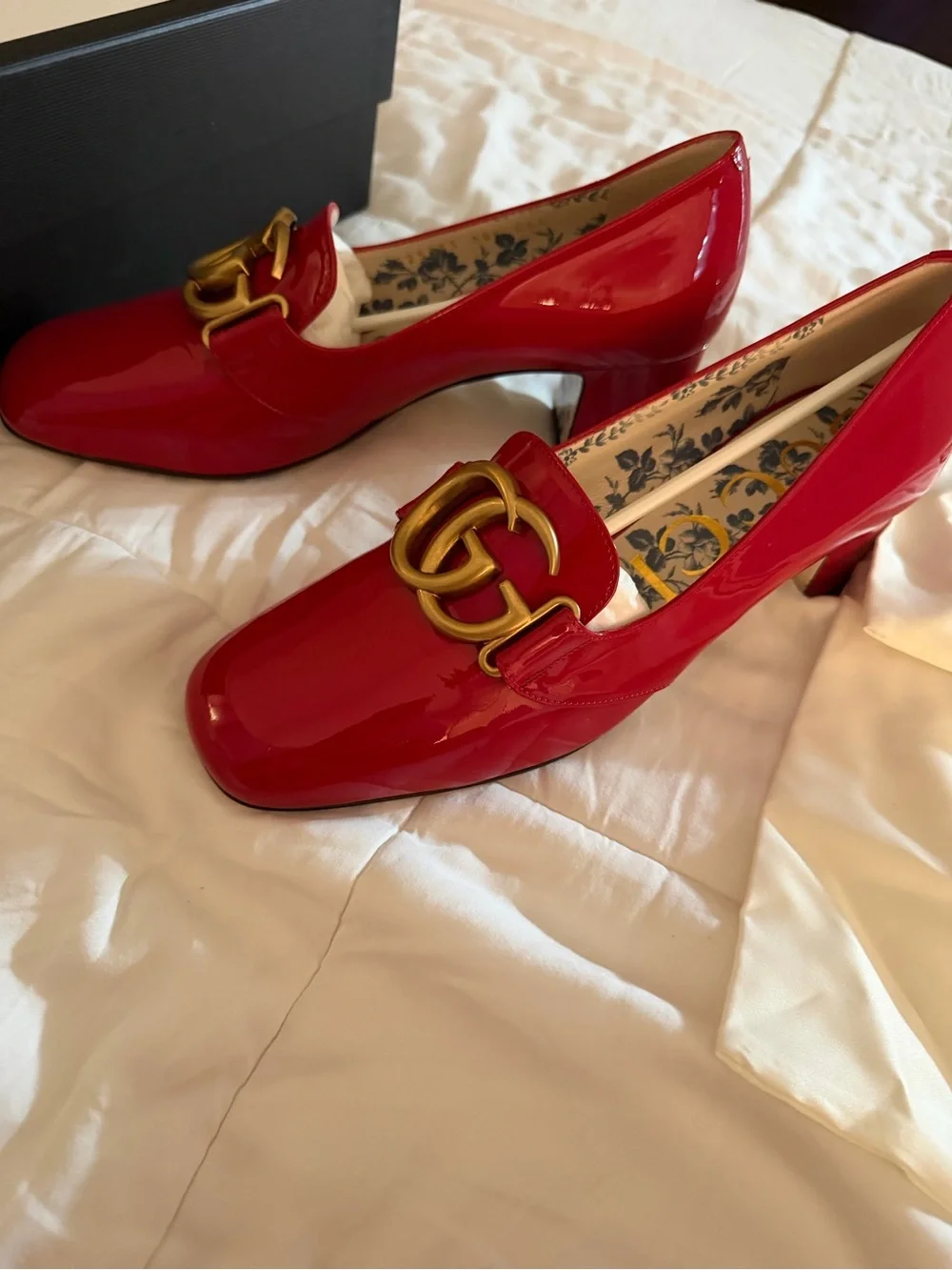 Gucci bold red